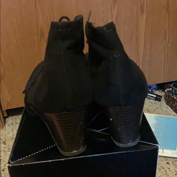 Shoes - Picture 2 of 2